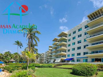 Depa de playa con terraza y vista frontal al mar
