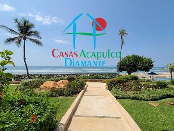 Depa de playa con terraza y vista frontal al mar