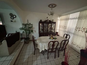 CASA EN VENTA EN COLONIA SAN JERÓNIMO II, LEÓN, GTO. ZONA NORTE A TRES CALLES DE BLVD. JUAN ALONSO DE TORRES.