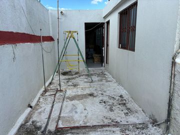 CASA EN VENTA EN COLONIA SAN JERÓNIMO II, LEÓN, GTO. ZONA NORTE A TRES CALLES DE BLVD. JUAN ALONSO DE TORRES.