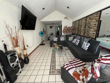 CASA EN VENTA EN COLONIA SAN JERÓNIMO II, LEÓN, GTO. ZONA NORTE A TRES CALLES DE BLVD. JUAN ALONSO DE TORRES.