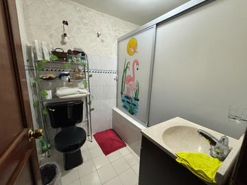 CASA EN VENTA EN COLONIA SAN JERÓNIMO II, LEÓN, GTO. ZONA NORTE A TRES CALLES DE BLVD. JUAN ALONSO DE TORRES.