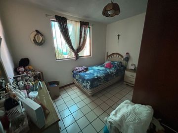 CASA EN VENTA EN COLONIA SAN JERÓNIMO II, LEÓN, GTO. ZONA NORTE A TRES CALLES DE BLVD. JUAN ALONSO DE TORRES.