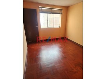 1106726 Venta De Departamento Segundo Piso Y Los Aires Del Tercer Piso Mas Estacionamiento En Zona Exclusiva Del Distrito Del Rímac