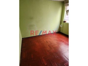 1106726 Venta De Departamento Segundo Piso Y Los Aires Del Tercer Piso Mas Estacionamiento En Zona Exclusiva Del Distrito Del Rímac