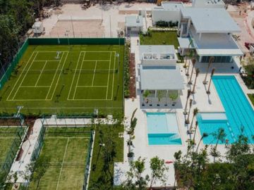 Casa con jardín y alberca privada, en venta, Mayakoba, Playa del Carmen.