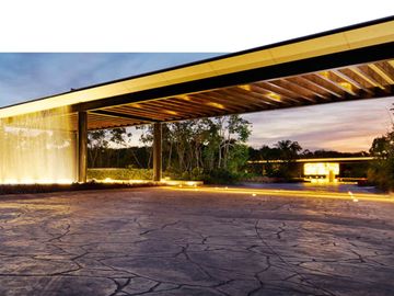 Casa con jardín y alberca privada, en venta, Mayakoba, Playa del Carmen.