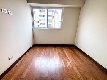 EXCLUSIVO DEPARTAMENTO FLAT EN MIRAFLORES