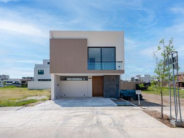 Casa en Venta, Coto Altanza. Fracc. Solares, Zapopan. Jalisco
