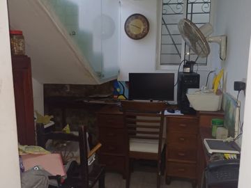 Venta de Casa de 2 Pisos Barrio Crespo con Área del terreno 225 M2.