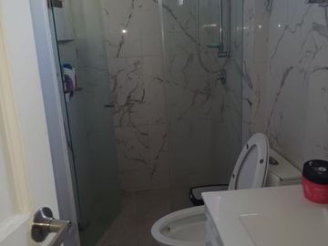 Venta de Casa de 2 Pisos Barrio Crespo con Área del terreno 225 M2.