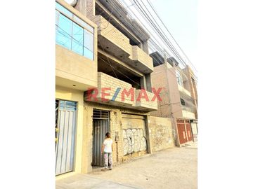 1111886 Venta De Casa Con Local Comercial En Aveniida Carabayllo