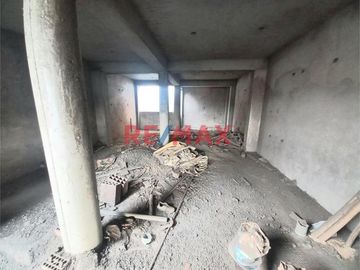1111886 Venta De Casa Con Local Comercial En Aveniida Carabayllo