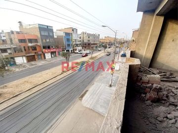 1111886 Venta De Casa Con Local Comercial En Aveniida Carabayllo