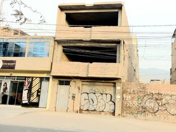 1111886 Venta De Casa Con Local Comercial En Aveniida Carabayllo