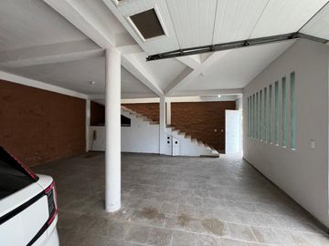 CASA EN VENTASALIDA MIL CUMBRES,  INCREÍBLE VISTA PANORÁMICA!! MORELIA
