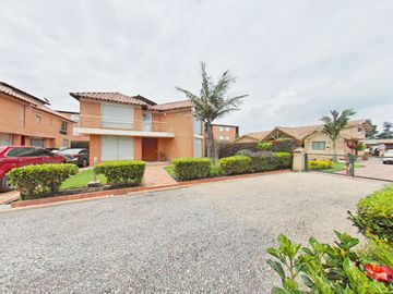 CASA EN VENTA CHÍA CUNDINAMARCA-COLOMBIA