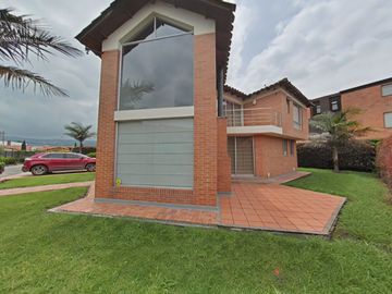 CASA EN VENTA CHÍA CUNDINAMARCA-COLOMBIA