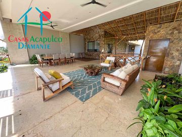 Hermosa casa con alberca privada y vista al campo de golf Tres Vidas