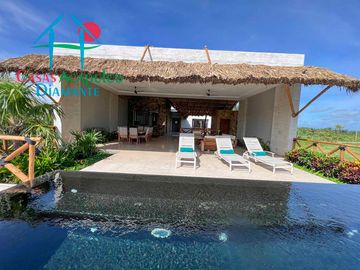 Hermosa casa con alberca privada y vista al campo de golf Tres Vidas