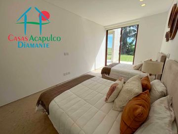 Hermosa casa con alberca privada y vista al campo de golf Tres Vidas