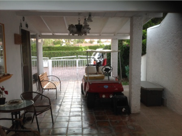 CASA EN SAN GIL CERRADA SANTA ELENA