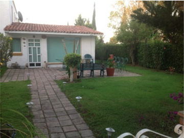 CASA EN SAN GIL CERRADA SANTA ELENA
