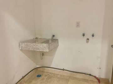 GRAN DEPARTAMENTO DE 3 RECAMARAS Y BALCON EN GENERAL ANAYA