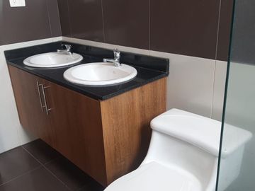 CHILLOS, vendo propiedad de 900m2 de terreno y 230m2 construcción, 1 dormitorio en planta baja