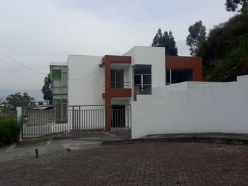 CHILLOS, vendo propiedad de 900m2 de terreno y 230m2 construcción, 1 dormitorio en planta baja