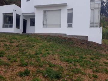 CHILLOS, vendo propiedad de 900m2 de terreno y 230m2 construcción, 1 dormitorio en planta baja