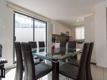 CASA EN VENTA, ADARA MIRADOR, 3 RECAMARAS, 2.5 BAÑOS, TERRENO 237.22 M2, 3 NIVELES, ESQUINA, AMENIDADES.