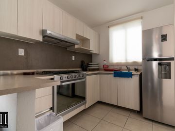 CASA EN VENTA, ADARA MIRADOR, 3 RECAMARAS, 2.5 BAÑOS, TERRENO 237.22 M2, 3 NIVELES, ESQUINA, AMENIDADES.