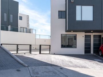 CASA EN VENTA, ADARA MIRADOR, 3 RECAMARAS, 2.5 BAÑOS, TERRENO 237.22 M2, 3 NIVELES, ESQUINA, AMENIDADES.