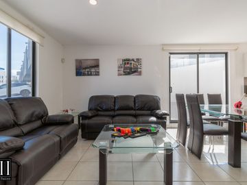 CASA EN VENTA, ADARA MIRADOR, 3 RECAMARAS, 2.5 BAÑOS, TERRENO 237.22 M2, 3 NIVELES, ESQUINA, AMENIDADES.