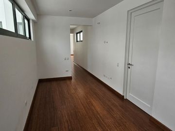 A PRECIO DE OFERTA SE VENDE DUPLEX DE ESTRENO EN EDIFICIO DE 5 PISOS