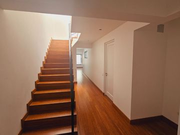 A PRECIO DE OFERTA SE VENDE DUPLEX DE ESTRENO EN EDIFICIO DE 5 PISOS