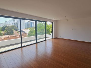 A PRECIO DE OFERTA SE VENDE DUPLEX DE ESTRENO EN EDIFICIO DE 5 PISOS