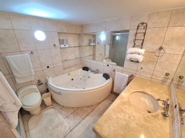 Venta de departamento con linda vista al mar frente al Tenis Club Las Terrazas