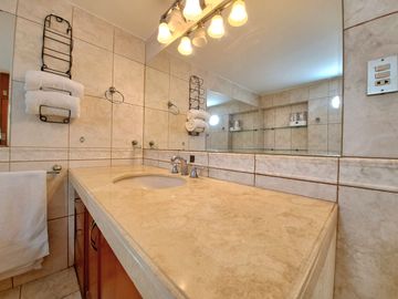 Venta de departamento con linda vista al mar frente al Tenis Club Las Terrazas