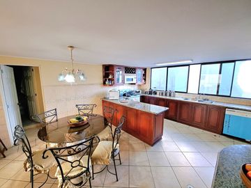 Venta de departamento con linda vista al mar frente al Tenis Club Las Terrazas
