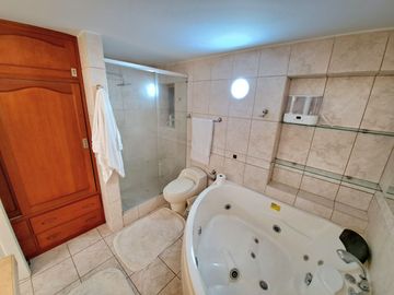 Venta de departamento con linda vista al mar frente al Tenis Club Las Terrazas