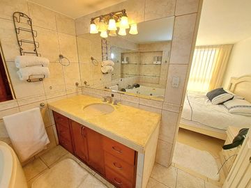 Venta de departamento con linda vista al mar frente al Tenis Club Las Terrazas