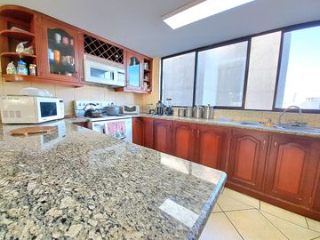 Venta de departamento con linda vista al mar frente al Tenis Club Las Terrazas