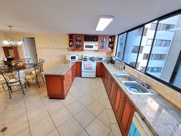 Venta de departamento con linda vista al mar frente al Tenis Club Las Terrazas