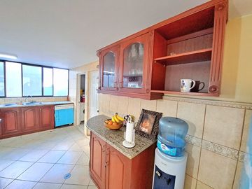 Venta de departamento con linda vista al mar frente al Tenis Club Las Terrazas