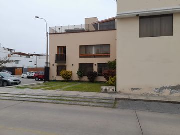 VENDO CASA EN CONDOMINIO EN LA CAPULLANA CERCA A PARQUE