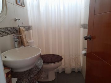VENDO CASA EN CONDOMINIO EN LA CAPULLANA CERCA A PARQUE