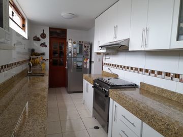 VENDO CASA EN CONDOMINIO EN LA CAPULLANA CERCA A PARQUE