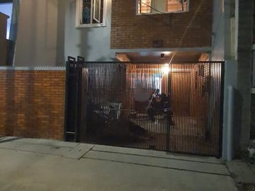 Dijual Rumah 3 Lt di Tanjung Duren Selatan Jalan 2 Mobil bebas Banjir